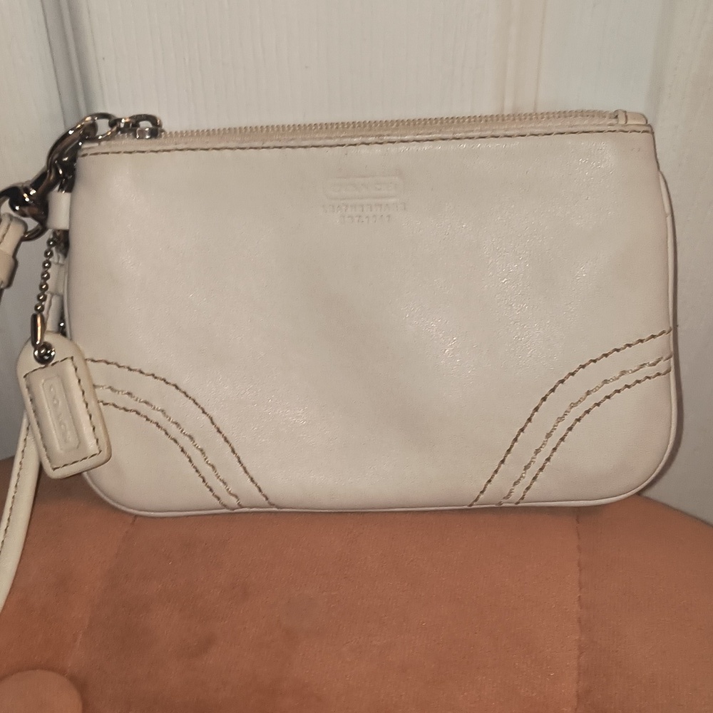 Coach Off White Leather Wristlet